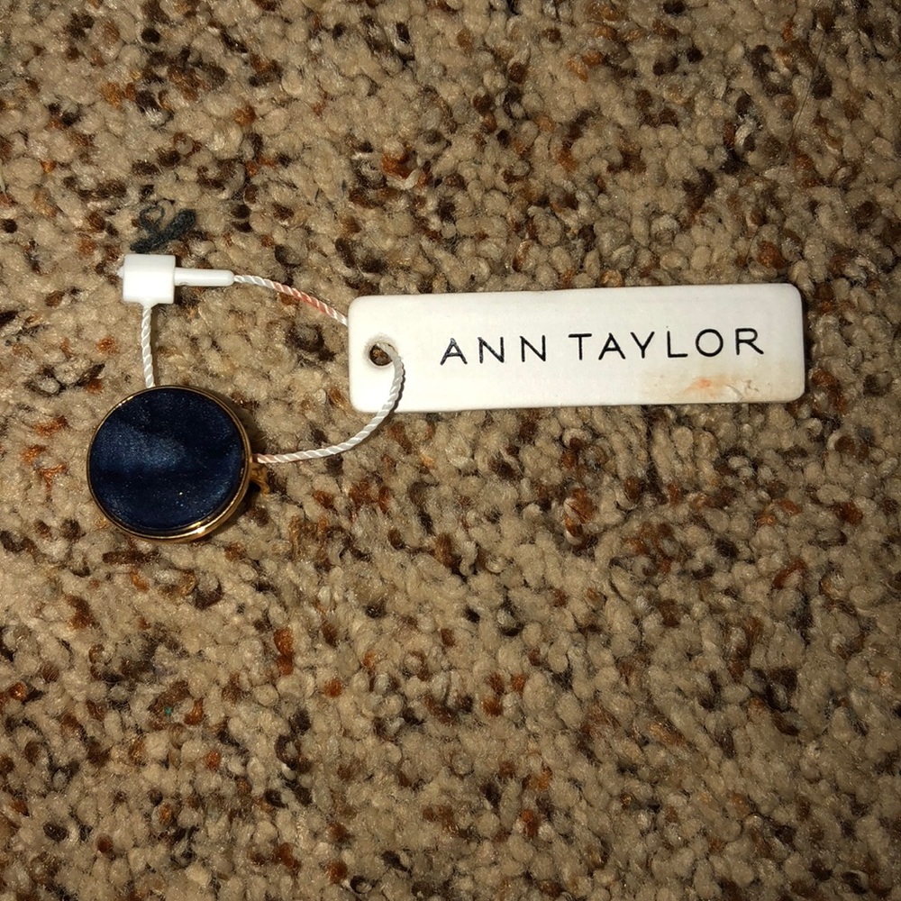 Size 7 Ann Taylor Ring